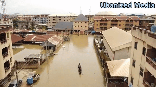 This image has an empty alt attribute; its file name is UBANIZED-MEDIA.-GIF.-Onitsha.-Floods-in-Anambra-State-2022.-2.1-their-ref-ezgif.com-gif-maker-10.gif